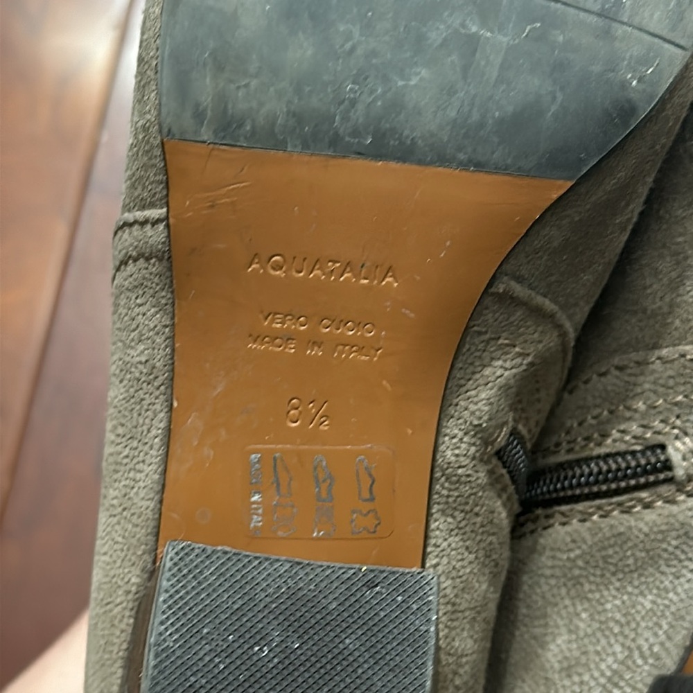 AQUATALIA Italian suede leather taupe grey booties, 8.5 - Picture 7 of 7